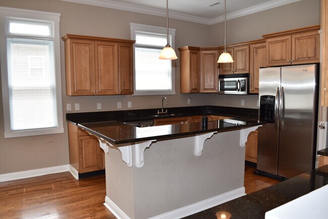 Building Photo - 2105 Herrick Ave