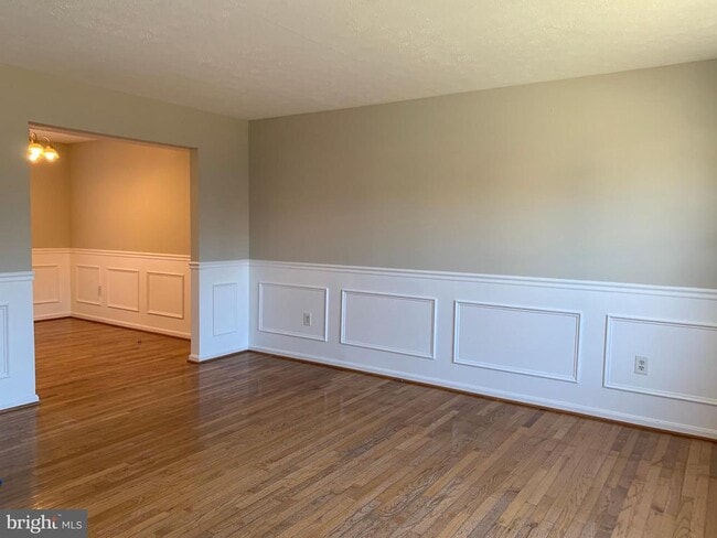 Building Photo - 12118 Birchview Dr