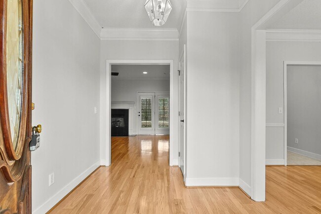Building Photo - Spacious 3 Bed 2.5 Bath! Available for Fall 2026! Call to Schedule a Tour Today!