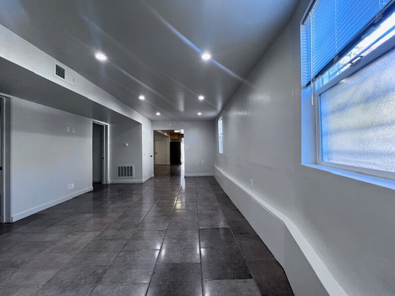 Building Photo - 1037 Peralta St