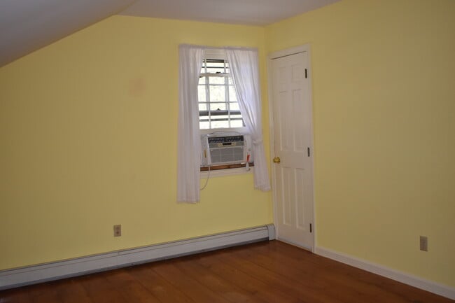 Building Photo - 33 Hartford Ave