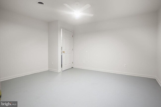 Building Photo - 6065 Eagles Nest Ln