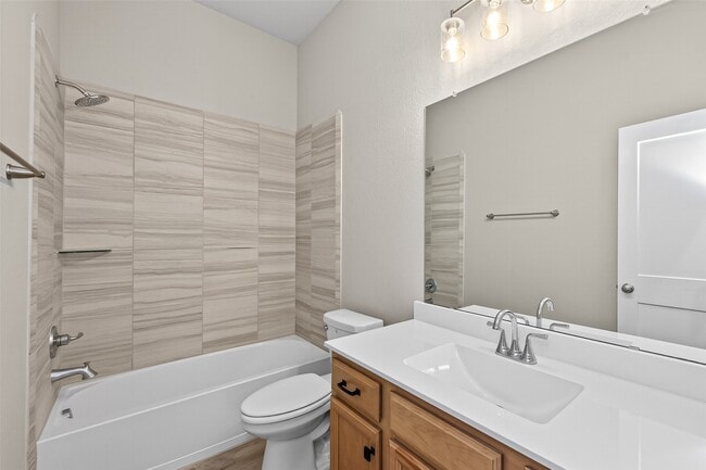 Building Photo - 516 Shine Ct