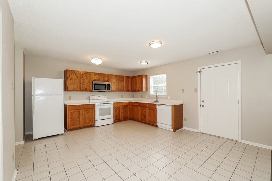 Building Photo - 8446 Abbey Dell Dr