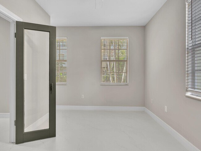 Building Photo - 2751 Ravella Way
