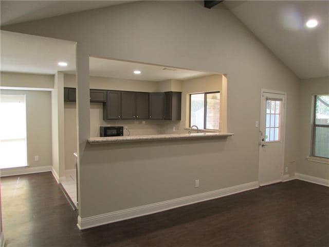 Building Photo - 6820 Stillmeadows Cir N