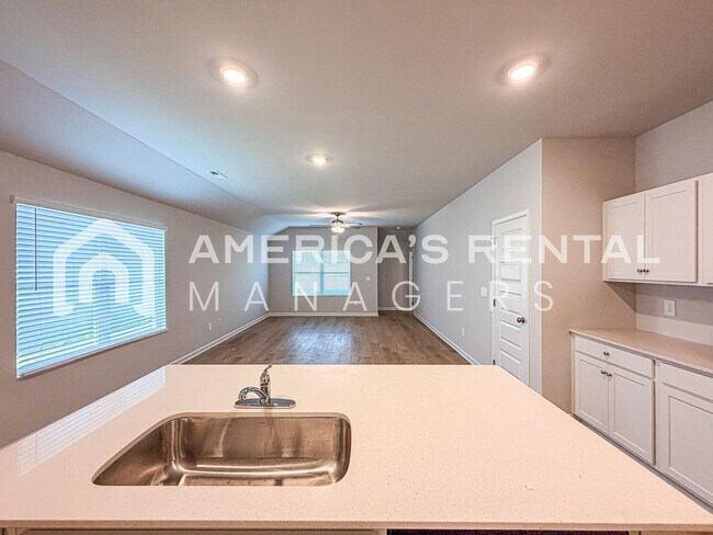 Building Photo - 4032 River Bend Rd