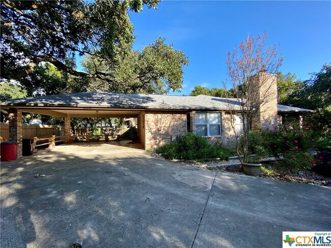 Building Photo - 1593 Amanda