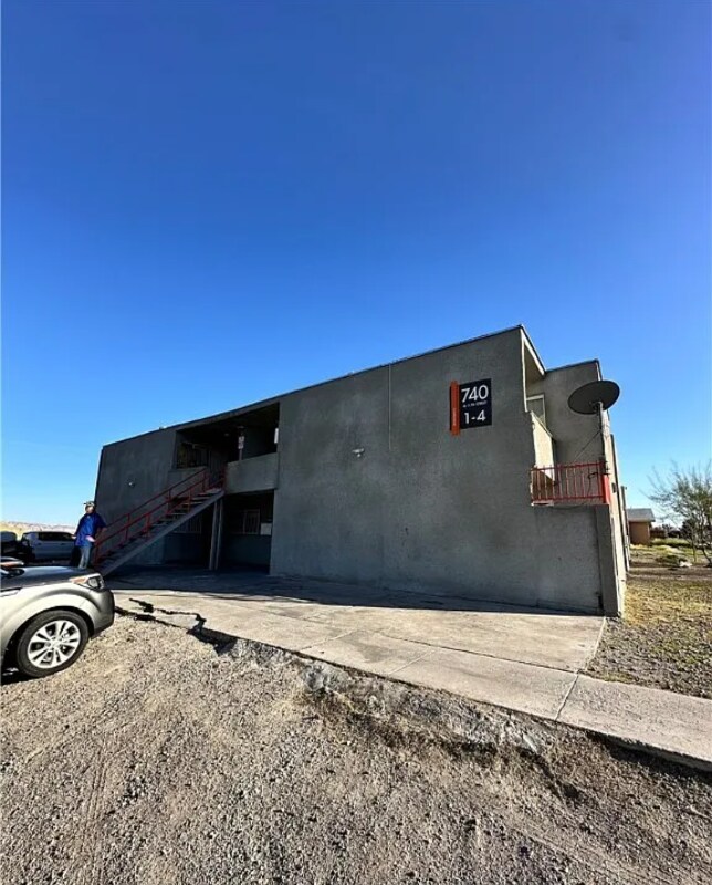 Building Photo - 740 N 11th St