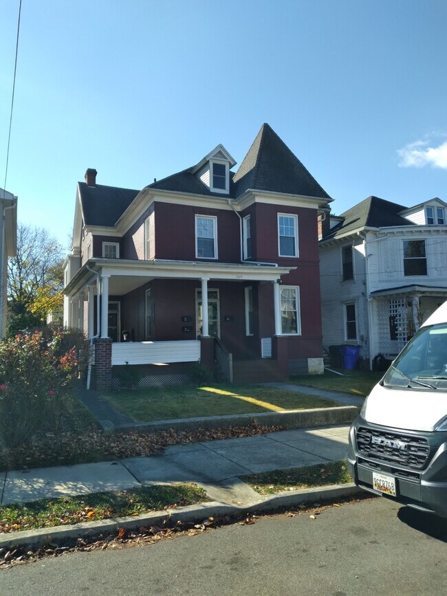 Primary Photo - 519 Reynolds Ave