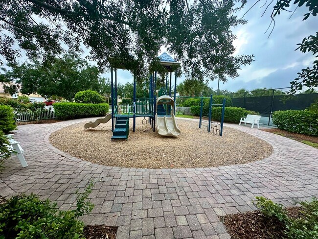 Building Photo - 4-bd,3-bth in The Isles-One Of Palmer Ranch’s Most Sought After Community