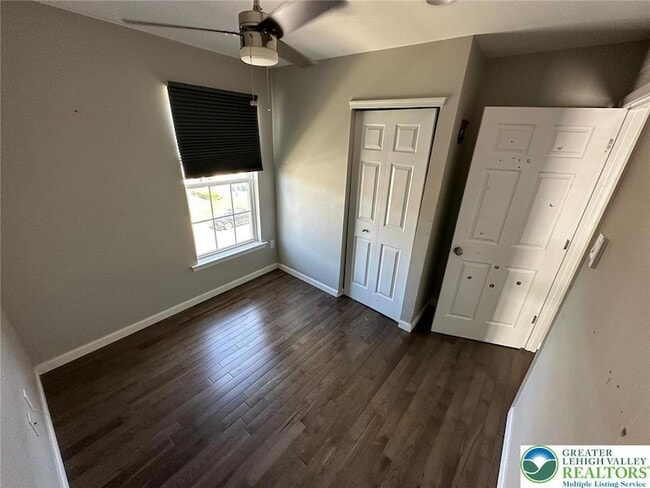 Building Photo - 112 Knollwood Dr