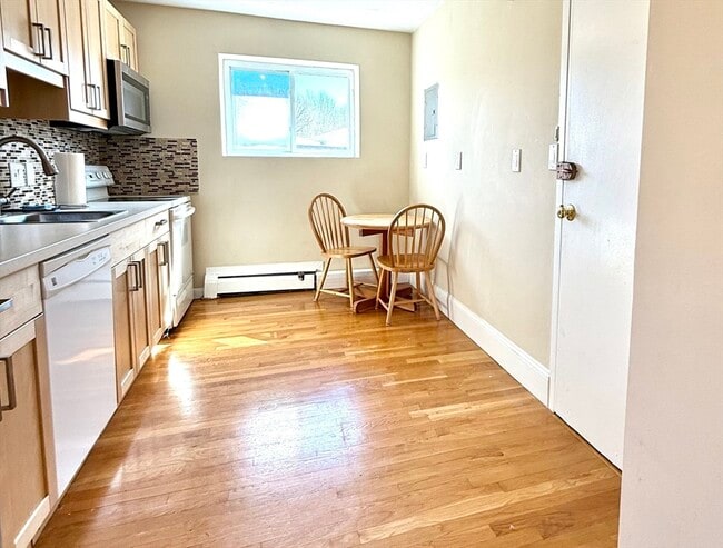 Building Photo - 32 Westgate Rd