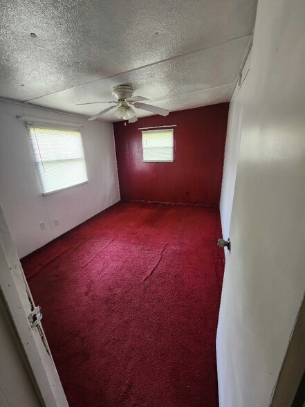 Building Photo - 201 Chamberlin Dr