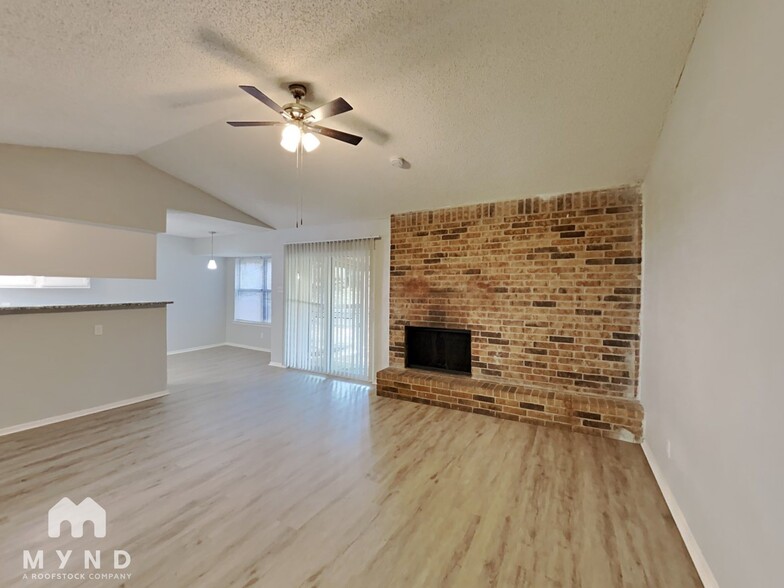 Building Photo - 717 Timberoaks Dr