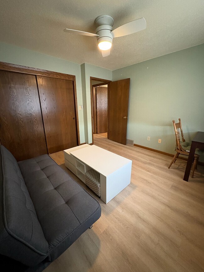 Building Photo - 1120 49th St