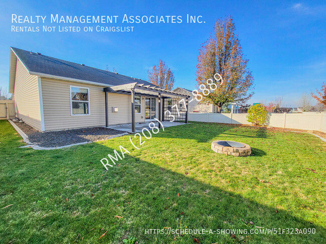 Building Photo - 3 Bedroom Home off Meridian and McMillian