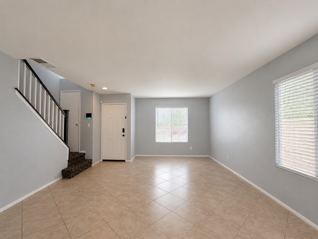 Building Photo - 45719 Caledonia Ct