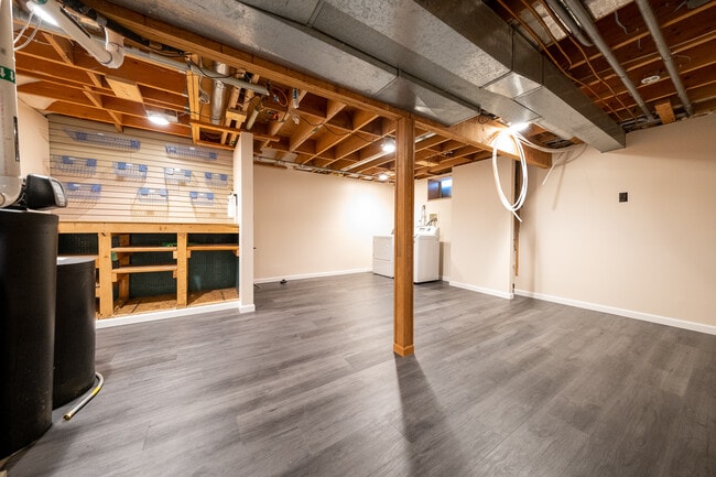 Building Photo - 17420 Barrington Ct