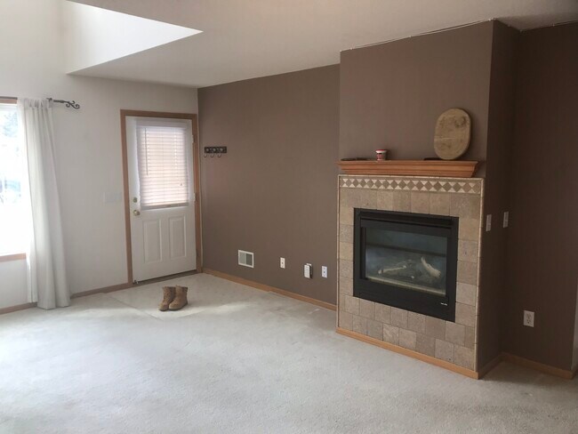 Building Photo - 1239 Elmwood Ave