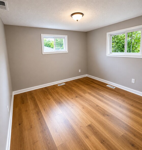 Building Photo - 4724 Homewood Dr