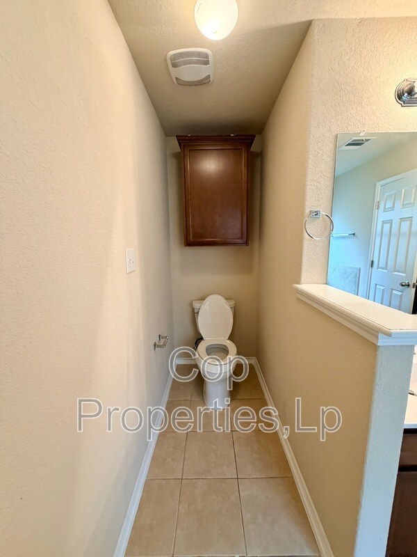 Building Photo - 741 Clearbrook Ave