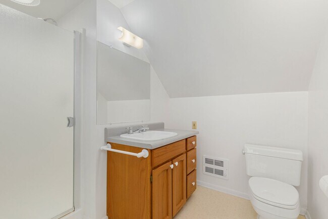Building Photo - 1828 N 163rd St