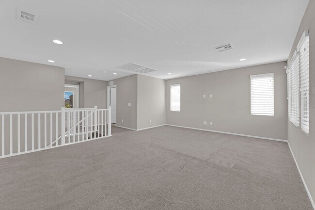 Building Photo - Beautiful House near Durango Curve