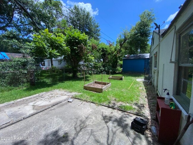 Building Photo - 3939 Chippewa St