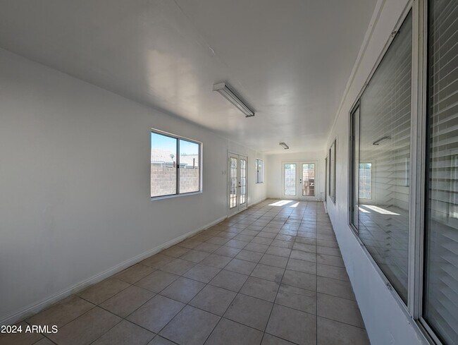 Building Photo - 11941 N 69th Ave