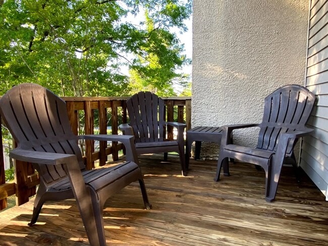 Enjoy morning coffee on one of the two decks overlooking the wooded entrance - 601 Dave Creek Pky