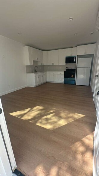 Building Photo - 11838 Magnolia Blvd