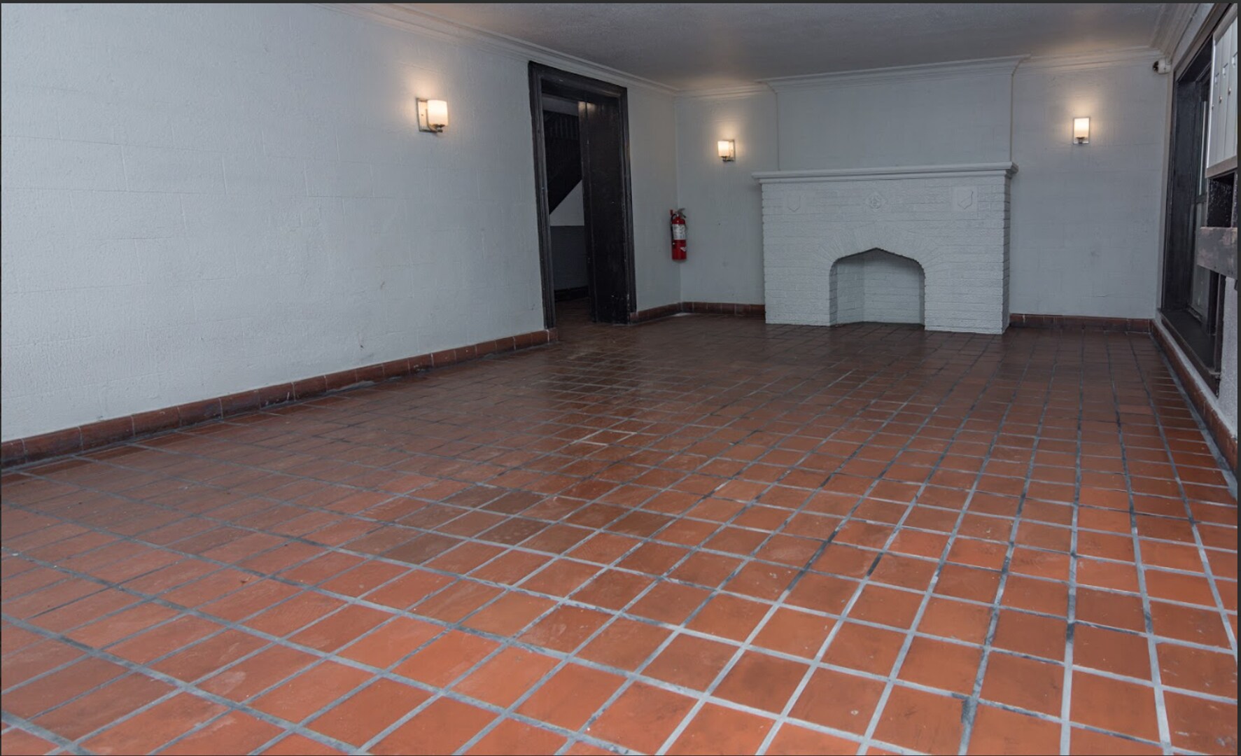 Building Photo - 1809 E 67th St