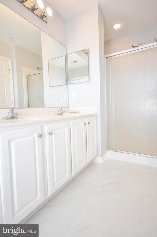 Building Photo - 116 Moore Dr