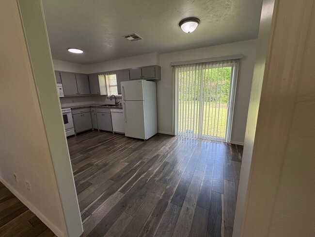 Building Photo - Charming 2BR Brick House in Wanette