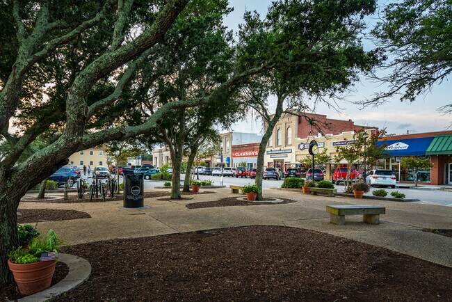 Building Photo - 182 Lewistown Rd