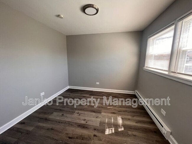 Building Photo - 2113 W 119th St
