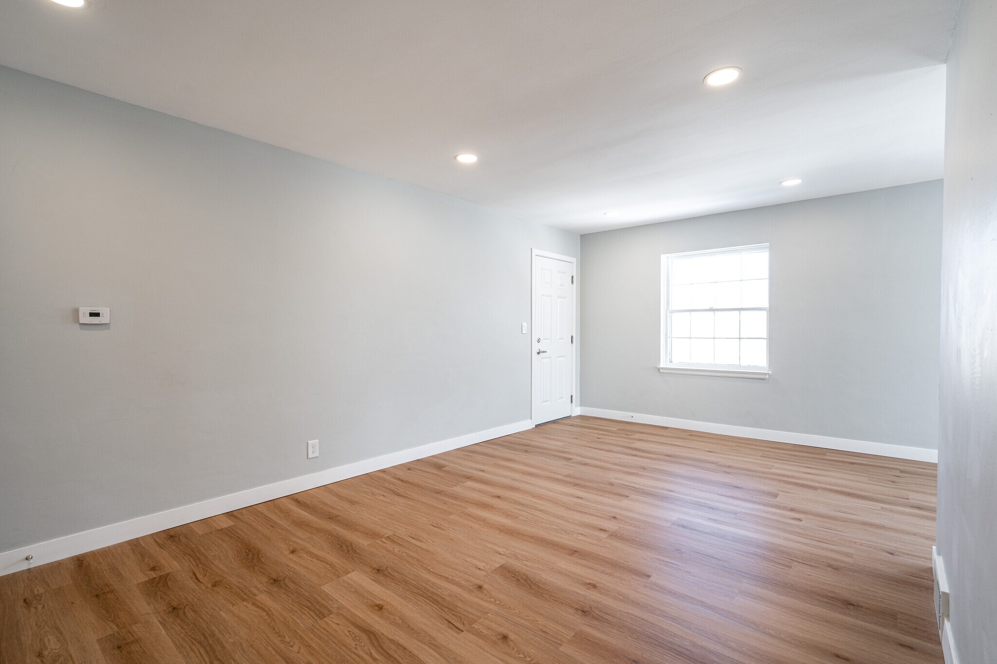 Building Photo - 4304 N Sheffield Ave