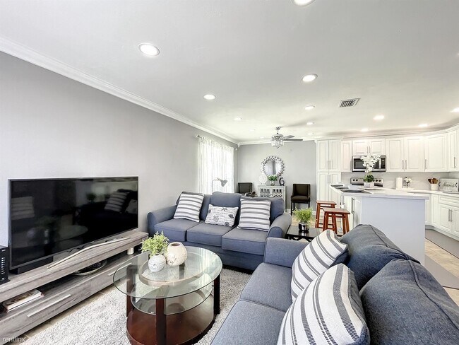 Building Photo - 3 br, 2 bath House - 1895 NE 154th St