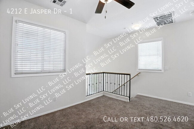 Building Photo - 4212 E Jasper Dr