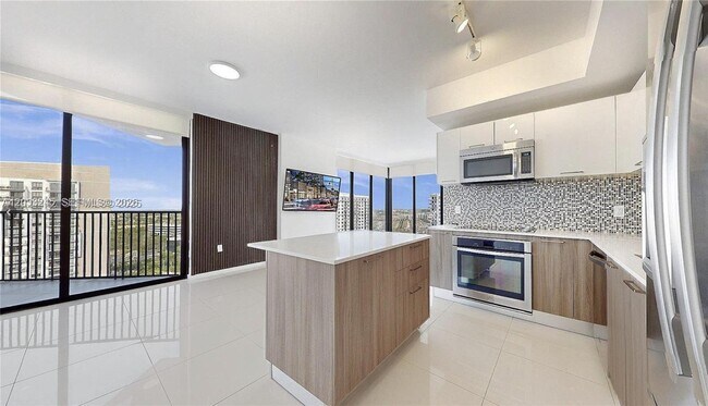 Building Photo - 5300 Paseo Blvd
