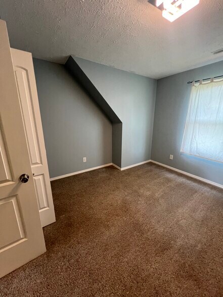 Building Photo - 1803 E Thornton Dr