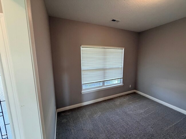 Building Photo - 357 Indigo St