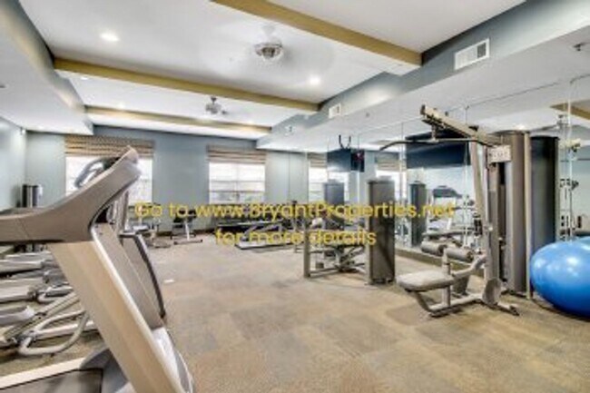 Building Photo - Bristol-West End