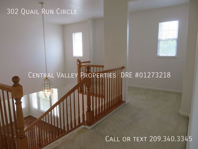 Building Photo - 302 Quail Run Cir
