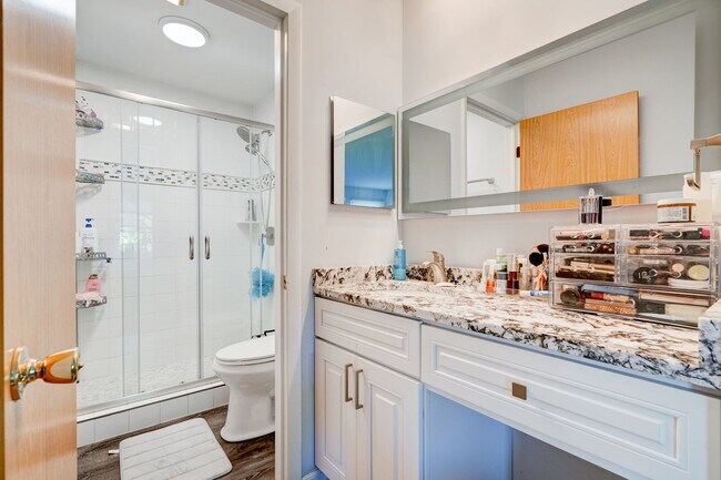 Building Photo - 132 Regency Dr