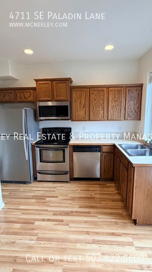 Building Photo - 4711 SE Paladin Ln