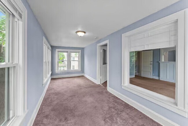 Building Photo - 3003 California St NE