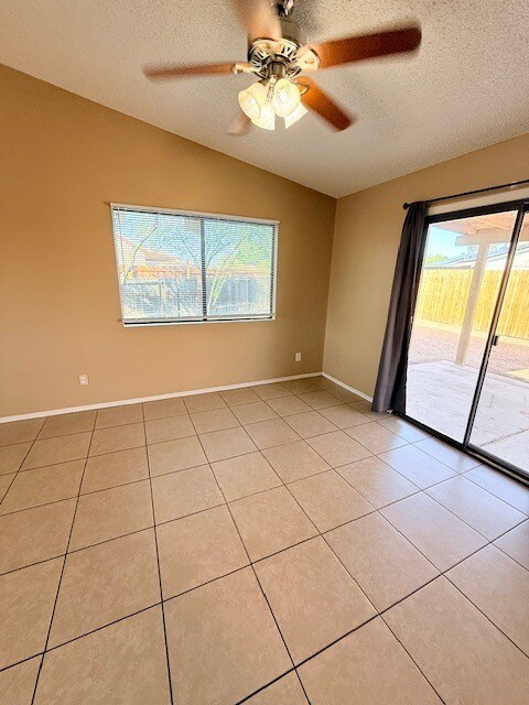 Building Photo - HOUSE FOR RENT