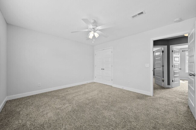 Building Photo - 1116 Eagle's View Dr